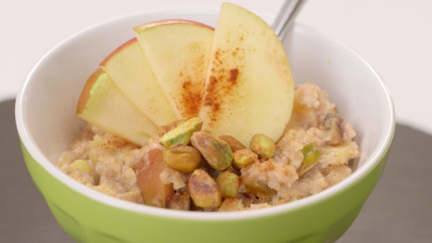 Pistachio Cinnamon Apple Oatmeal 